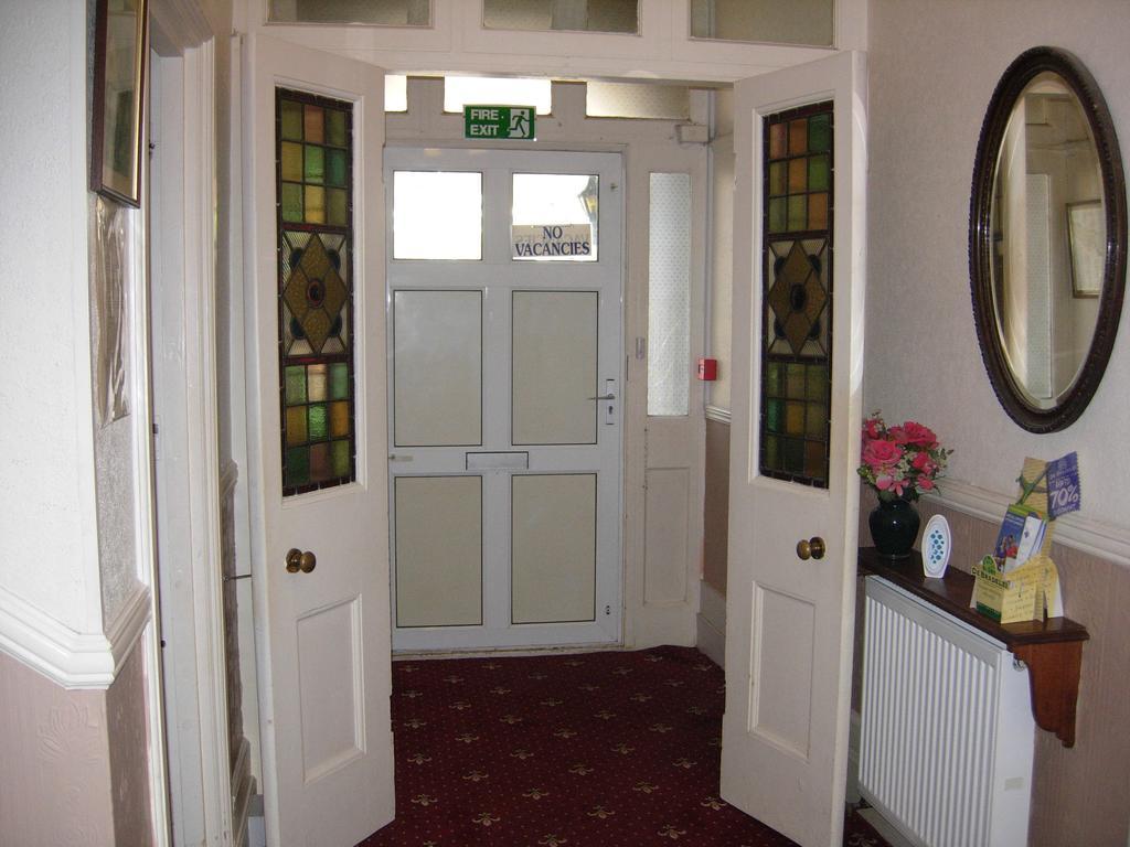Longfield Guest House Dover Exteriör bild